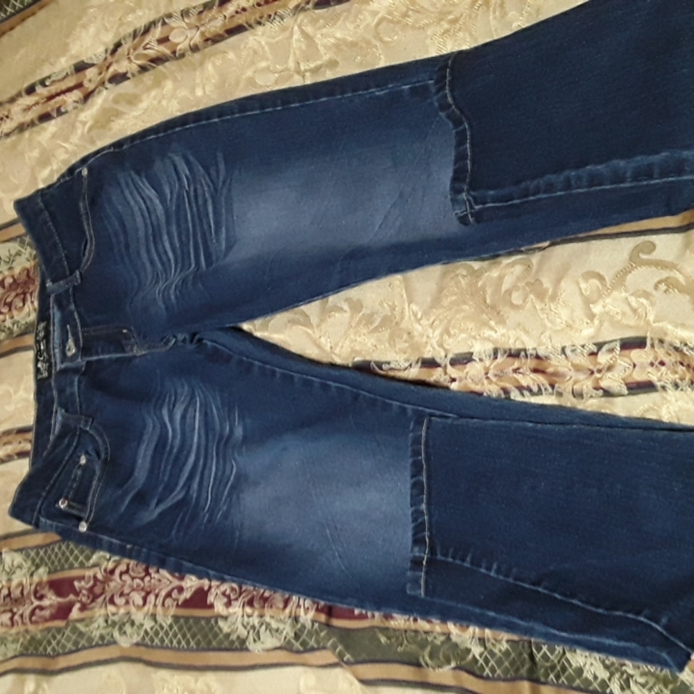 COSMOS JEANS